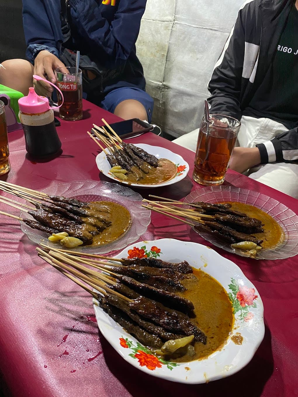 Sate Kerbau 57, gang 1 Pak Sutrimo dan Ibu Siti Rochmah