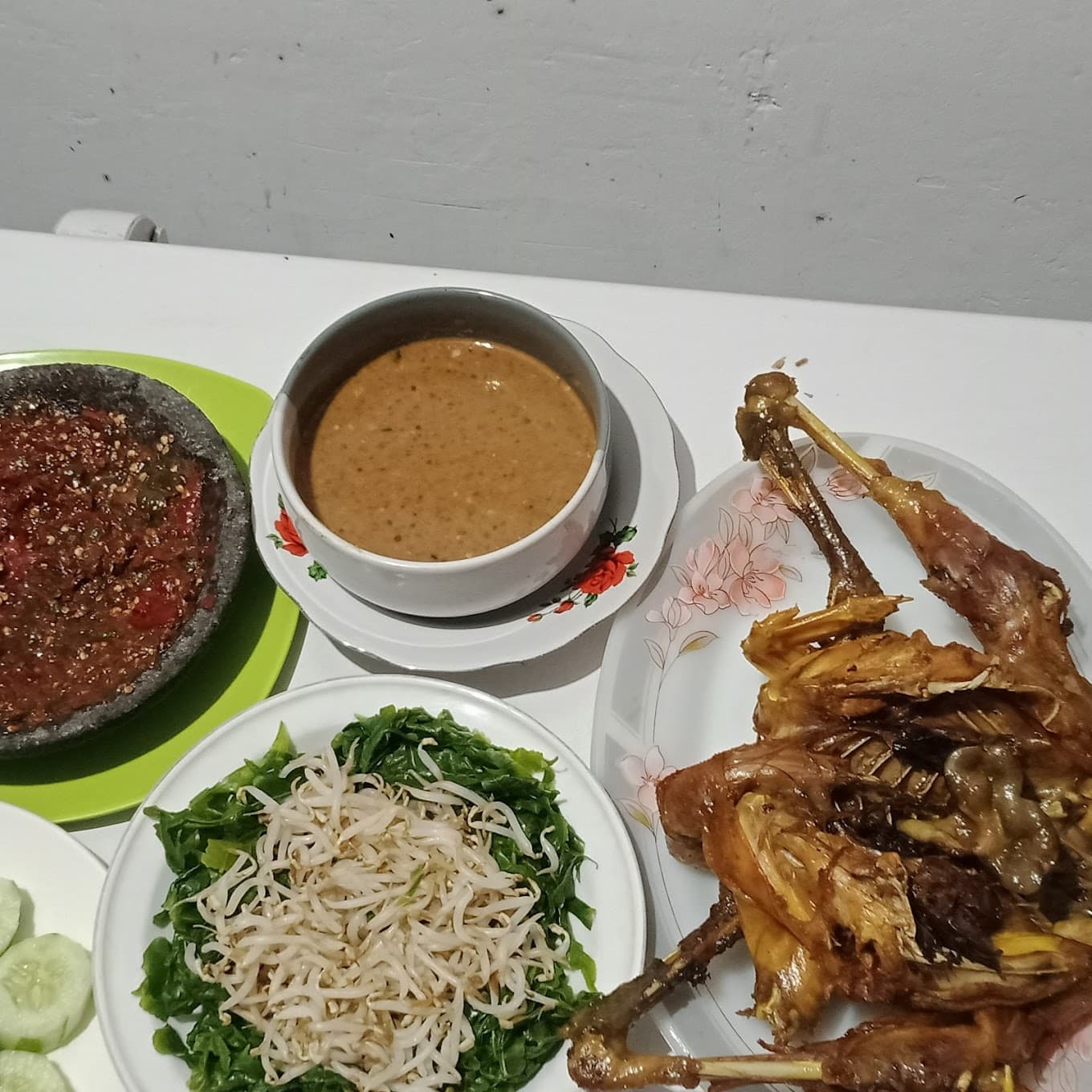 Pecel Pakis & Ayam Bakar Mbok Yanah thumbnail