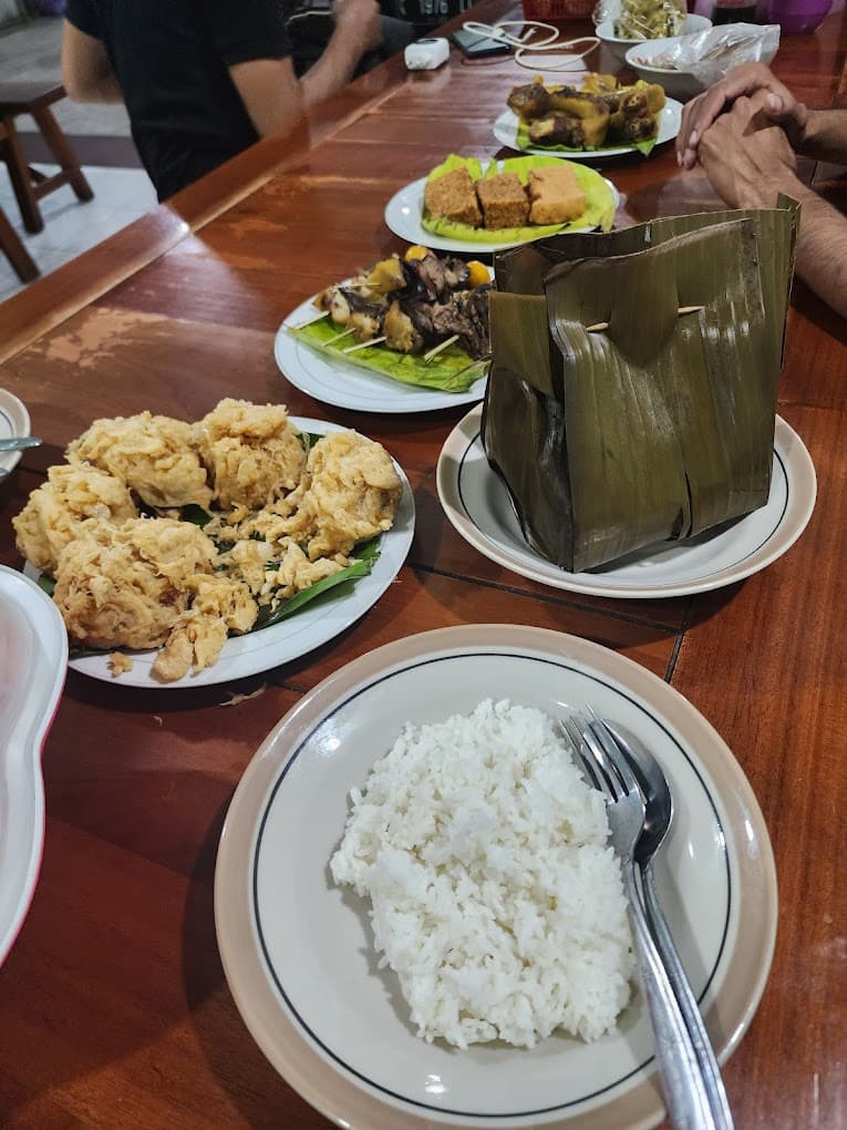 Soto Kudus Bu Djatmi