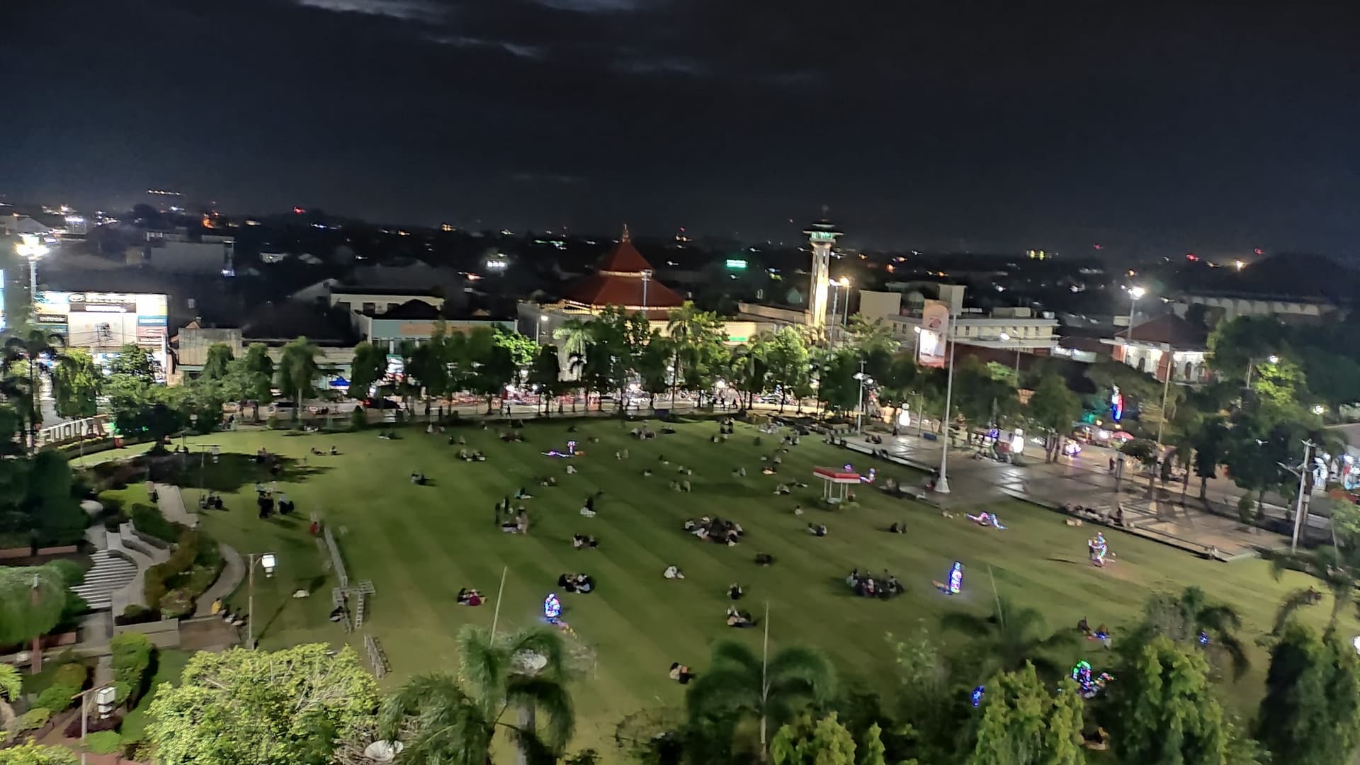 Alun-Alun Simpang 7 Kudus thumbnail