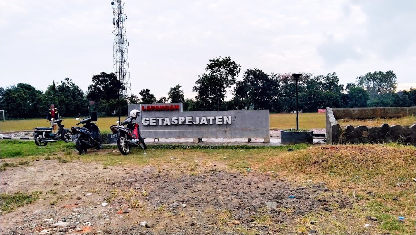 Lapangan Getas Pejaten thumbnail